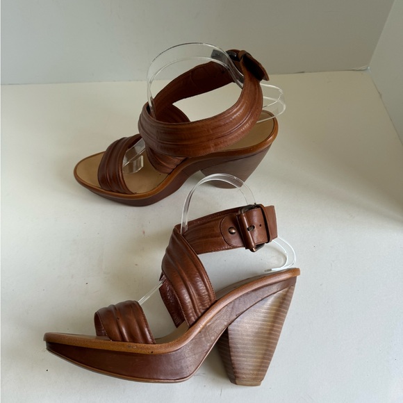 Max Studio Umeko Heel. Size 8.5 - Picture 3 of 10